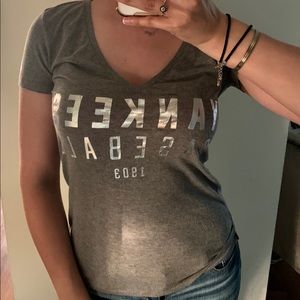Victoria’s Secret Gray yankees Top‎